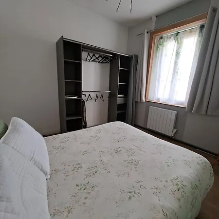 With South-facing Terrace - 3 Bedrooms Сasa de vacaciones