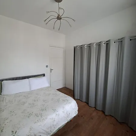 With South-facing Terrace - 3 Bedrooms Сasa de vacaciones *