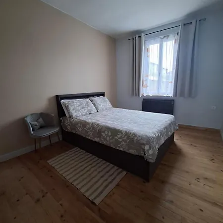 With South-facing Terrace - 3 Bedrooms *